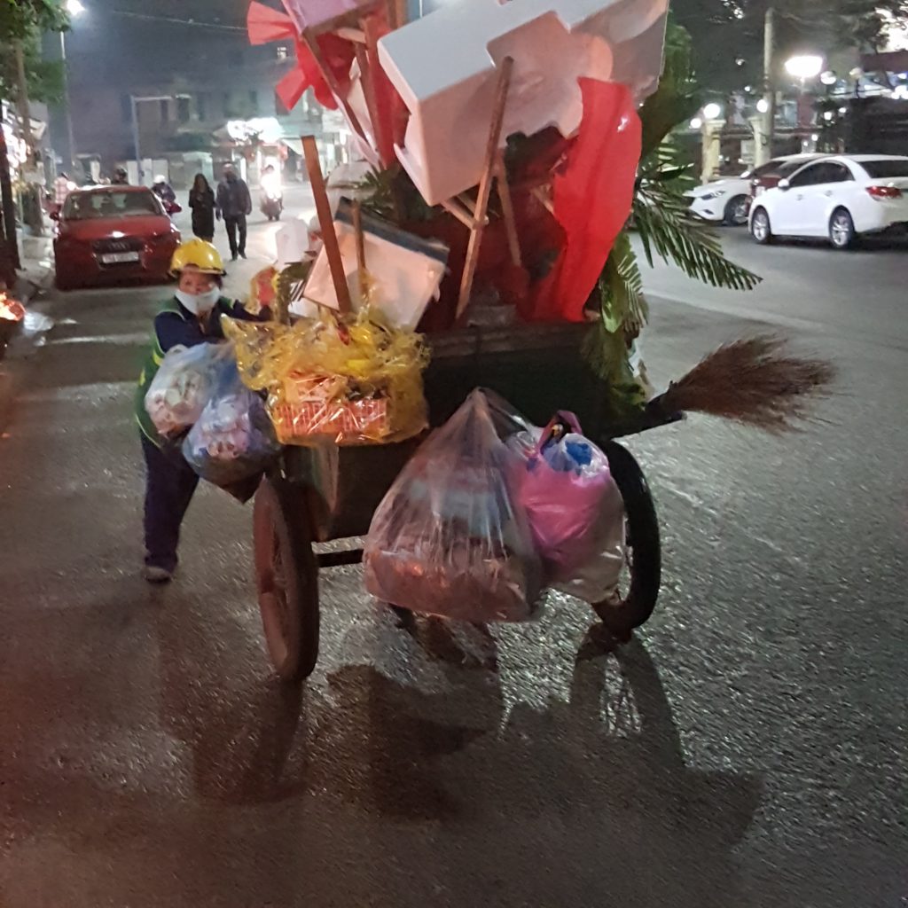 De vuilnisvrouw net voor middernacht - vietnam