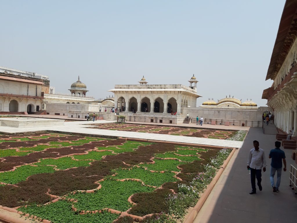De tuin in het Agra Fort